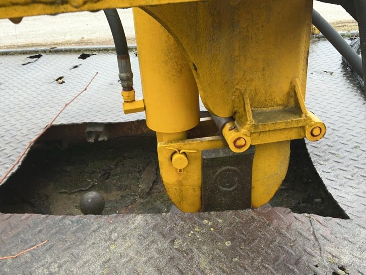 #301-•-1980-ford-k604-flatbed-truck-image-36