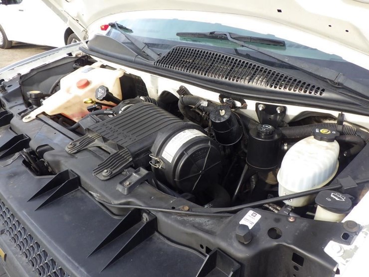 2005-chevrolet-express-2500-image-9