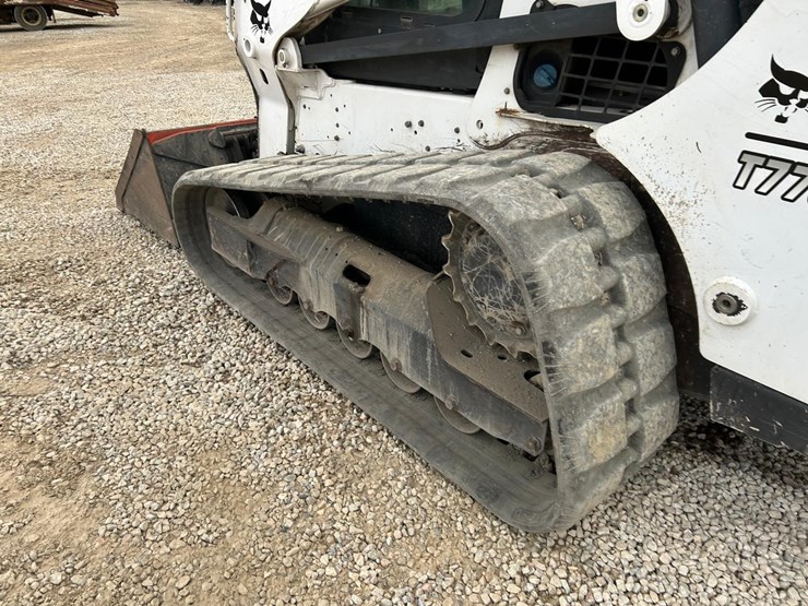 2020-bobcat-t770-image-17