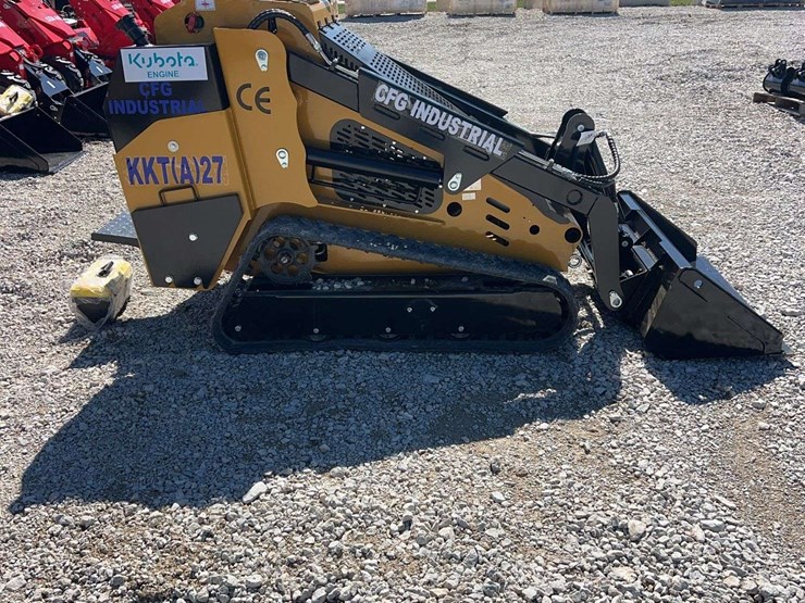 2026-cfg-industrial-kkt(a)27-mini-skid-steer-image-4