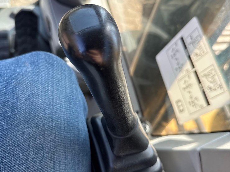 2018-caterpillar-336fl-image-31