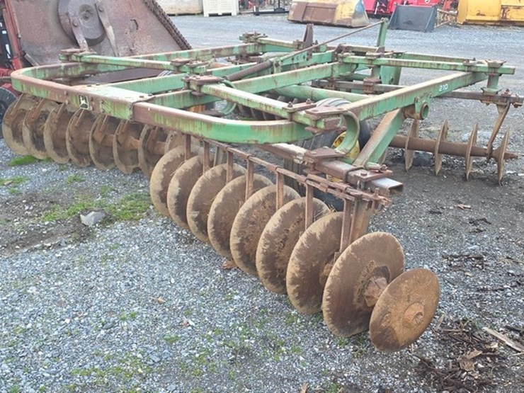 john-deere-210-image-4