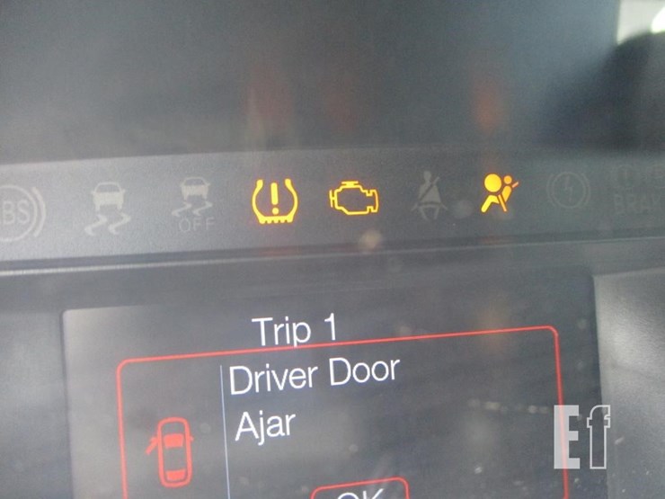 2016-ford-explorer-image-12