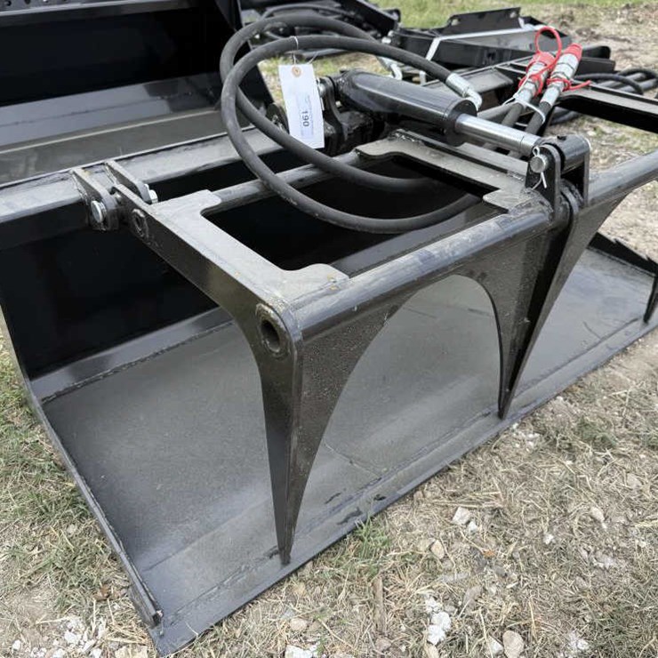 #190 • Mini Skid Steer 44" Plate Grapple