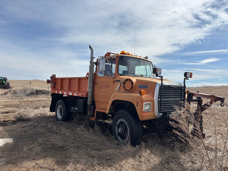 1989-ford-l8000-image-3