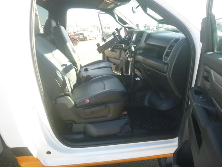 2024-dodge-2500-image-19