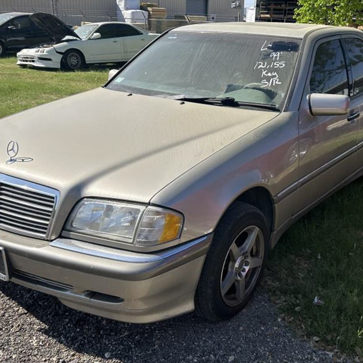 #123 • 1999 Mercedes Benz