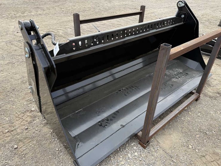 #158-•-skid-steer-72"-4-in-1-bucket-image-1