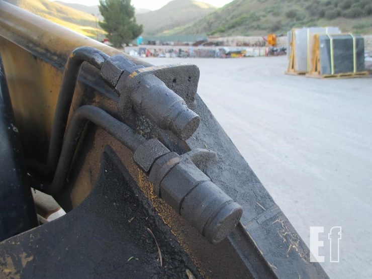 2002-caterpillar-246d-image-14