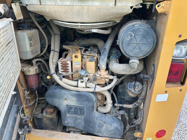 2018-caterpillar-279d-image-15