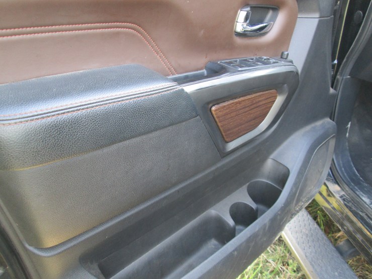 2016-nissan-titan-image-29