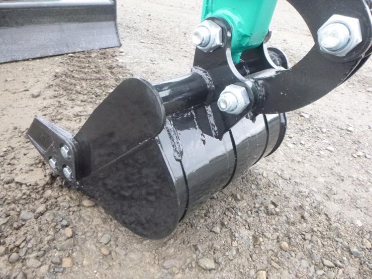 2026-agt-h15r-hydraulic-excavator-image-10