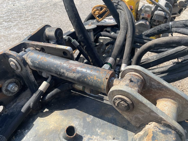 #5683-•-2019-cold-planer-cat-pc305b-image-13