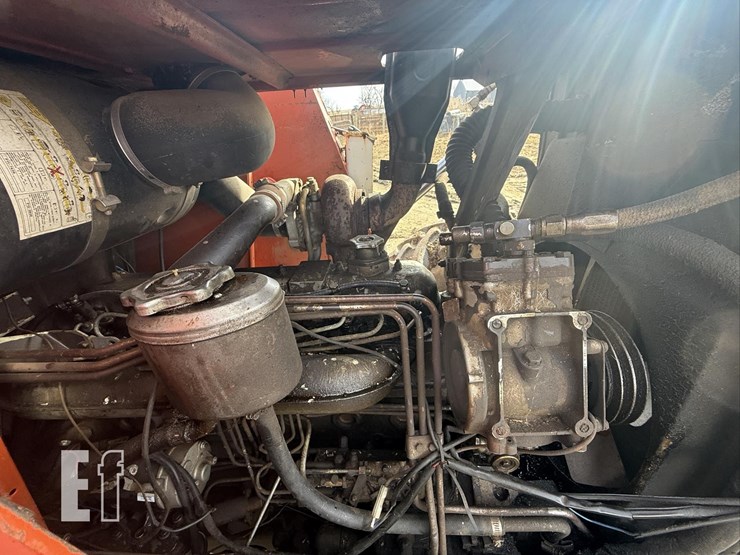 hesston-tractor-2805-image-41