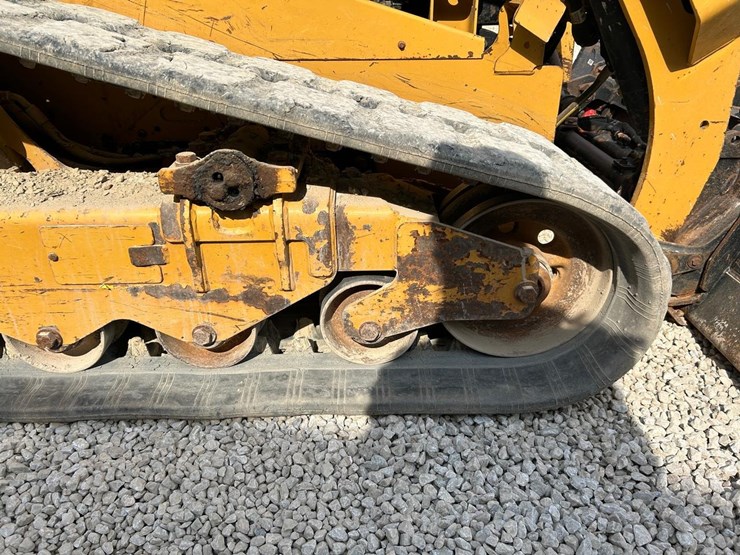 2020-caterpillar-259d3-image-14