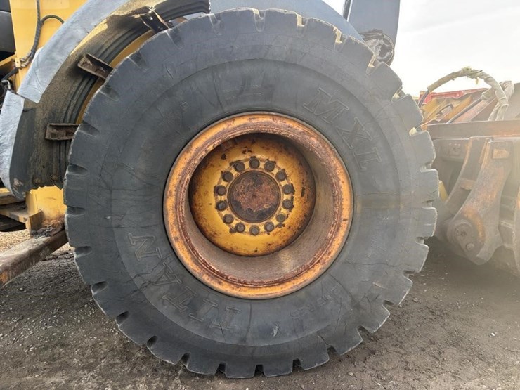 2005-deere-624j-image-19