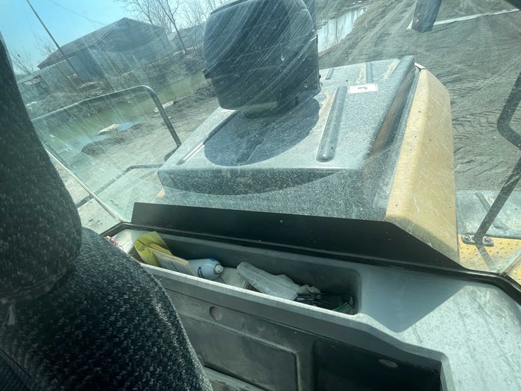 caterpillar-982m-image-82