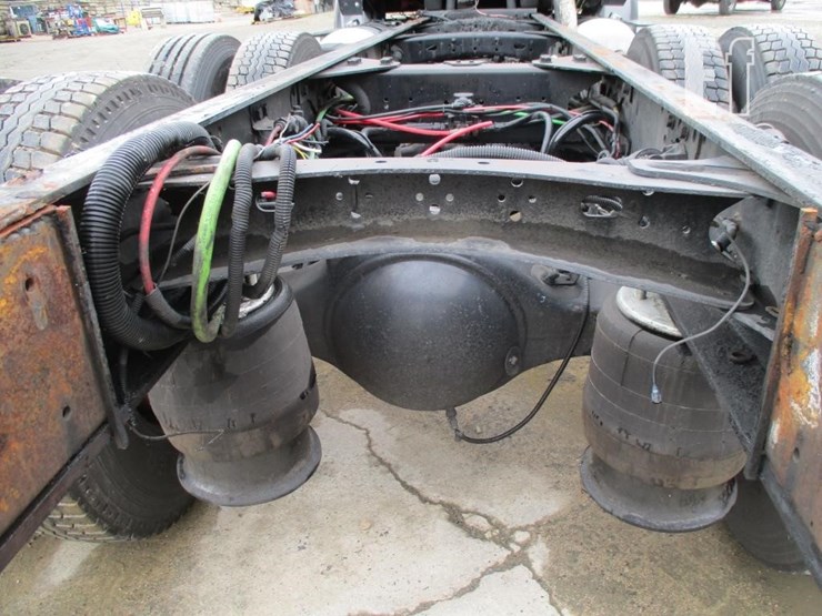 2008-sterling-l9500-image-17