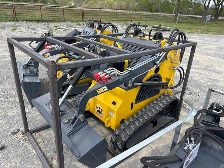 #11-•-2026-ats-t460-mini-skid-steer-loader-image-3