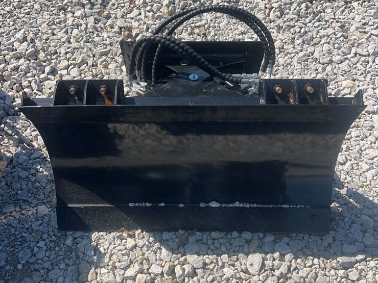 sdlanch-mini-skid-steer-dozer-blade-image-1