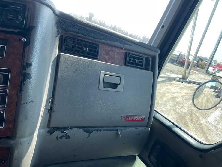 2004-kenworth-t800-image-81