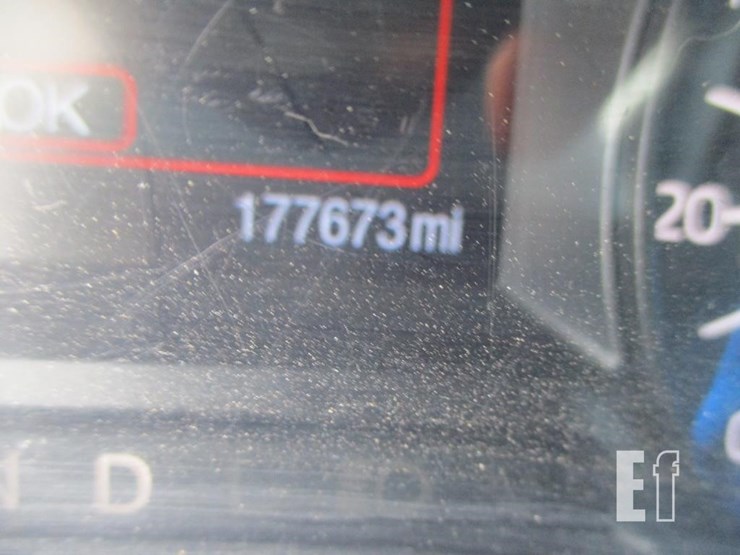 2016-ford-explorer-image-17