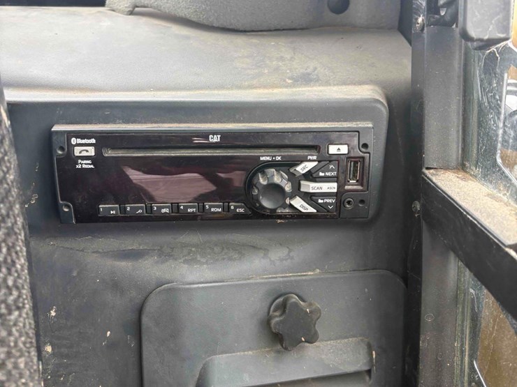 2019-caterpillar-272d2-image-17