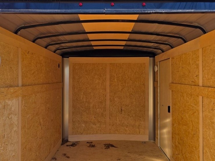 new-2005-carry-on-2-axle-box-trailer-(title)-image-24