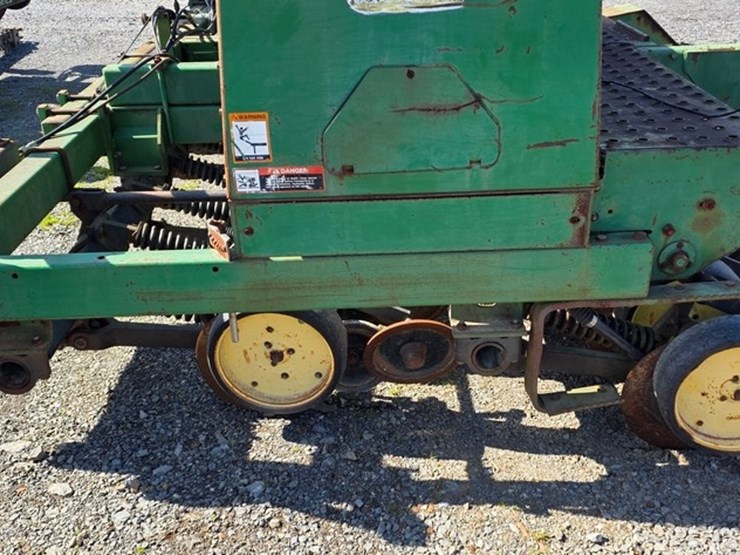 john-deere-750-image-10