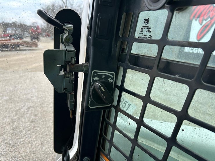 2020-bobcat-t770-image-22