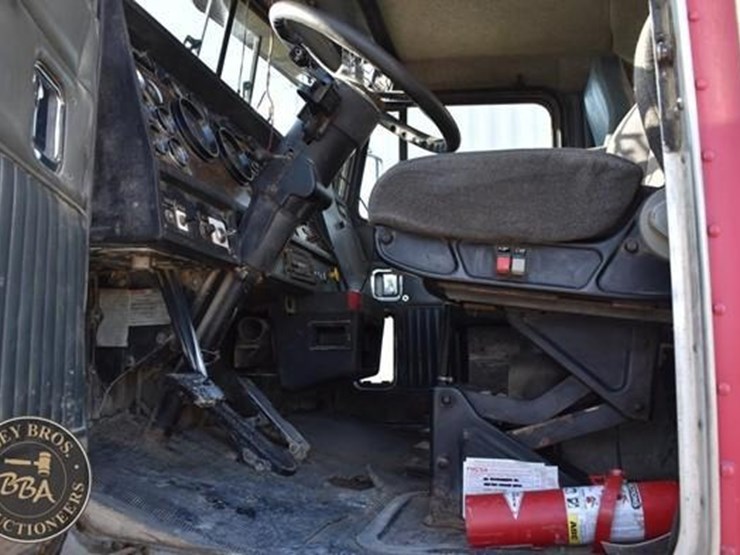 1995-kenworth-t800-image-26