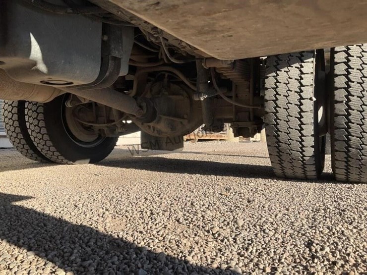 2015-ford-f550-image-28