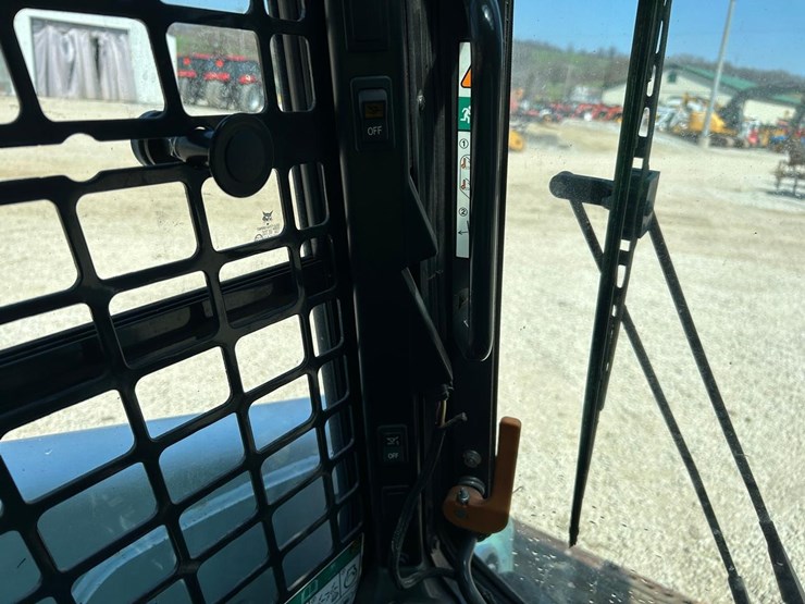2023-bobcat-t595-image-24