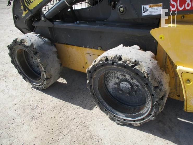 2017-new-holland-l228-image-15