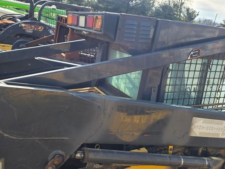 new-holland-ls180-image-13