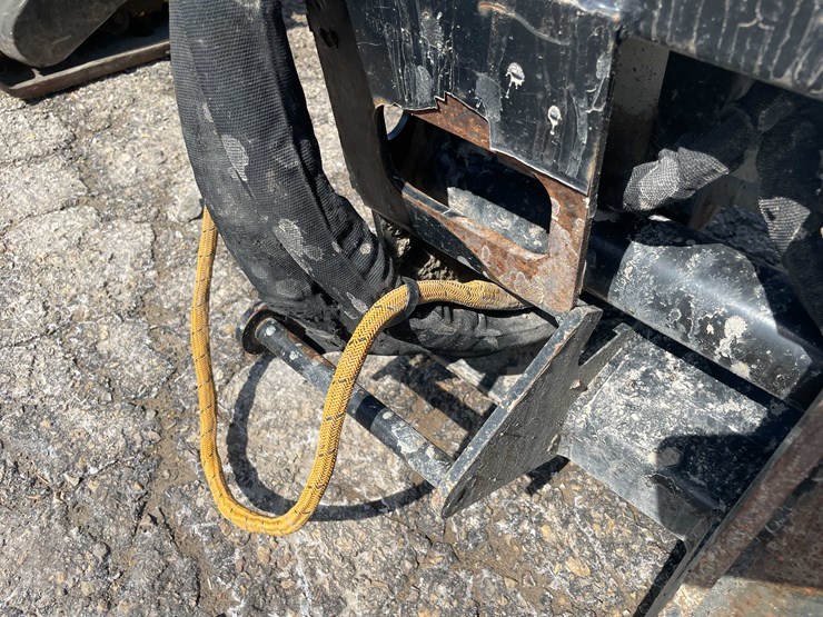 #5683-•-2019-cold-planer-cat-pc305b-image-23