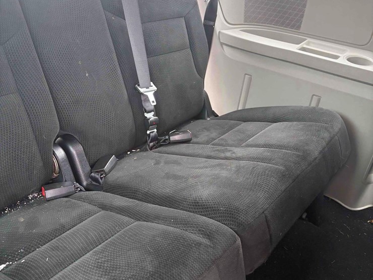 2015-dodge-caravan-image-13