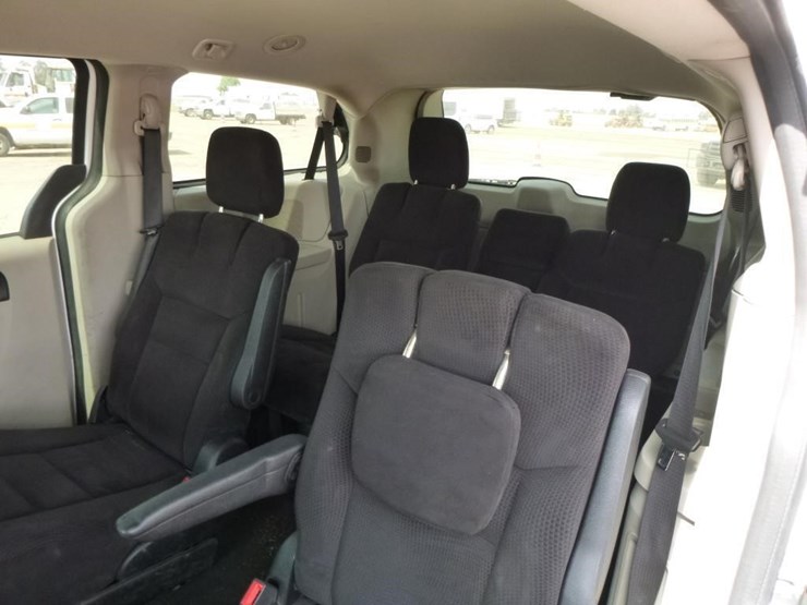 2014-dodge-grand-caravan-image-9