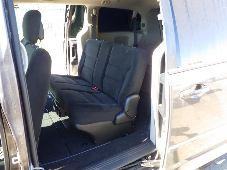 2017-dodge-grand-caravan-image-7