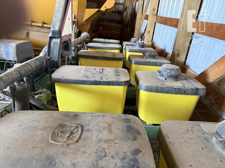 1993-john-deere-7200-image-26