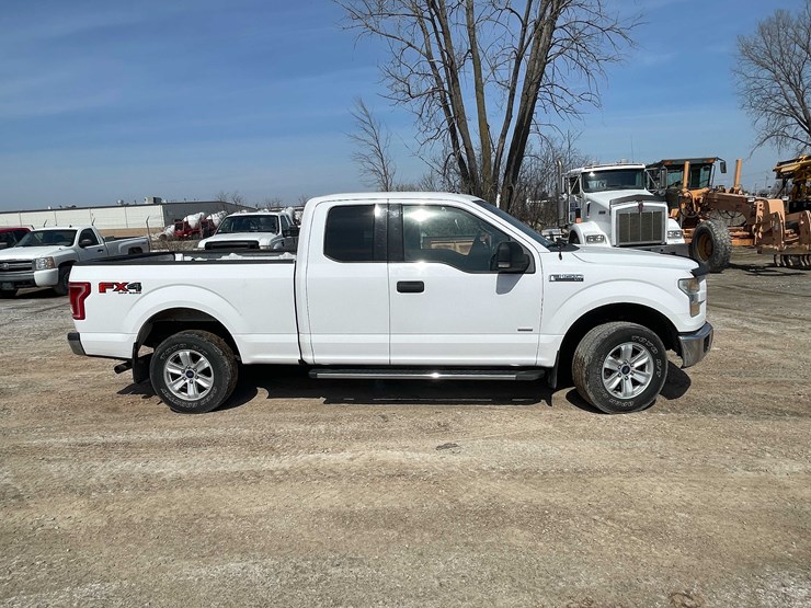 #5673-•-2015-f150-xlt-4x4-extended-cab-(has-wi-title)-image-4