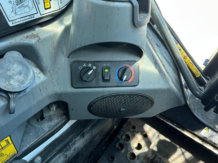 2023-bobcat-t595-image-25