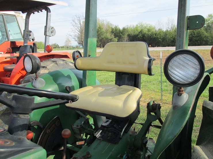 john-deere-2240-image-21