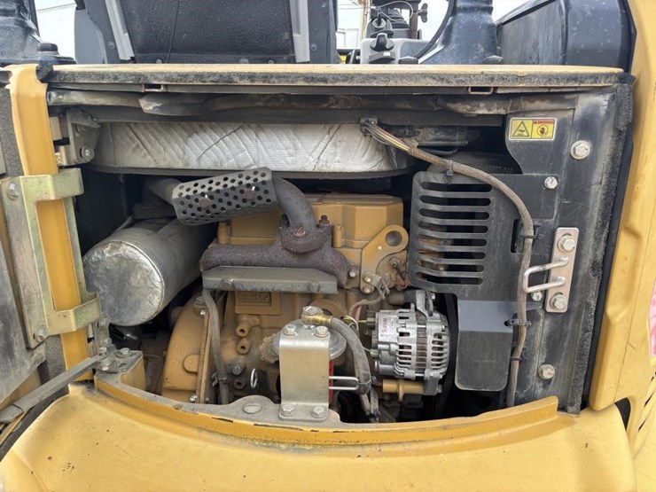 2010-caterpillar-303-image-49