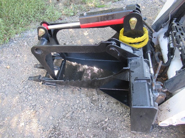 wildcat-skid-steer-ditching-bucket-grapple-image-2