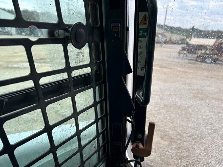 2020-bobcat-t770-image-25