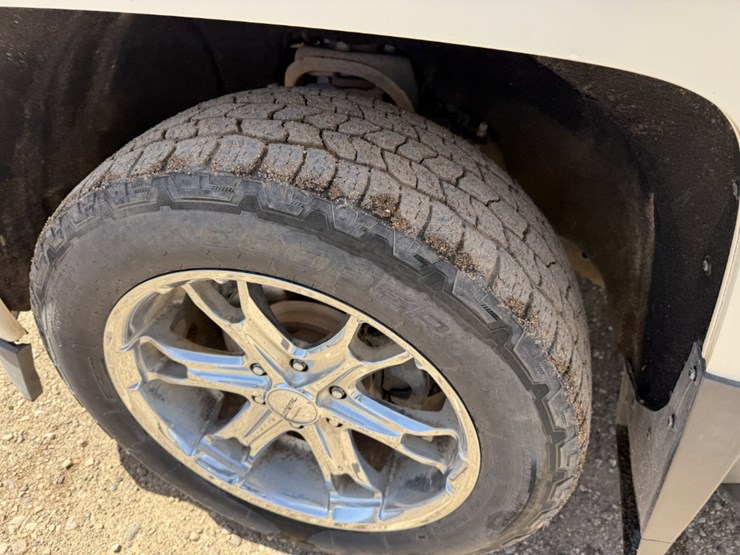 2014-chevrolet-silverado-1500-high-country-image-22