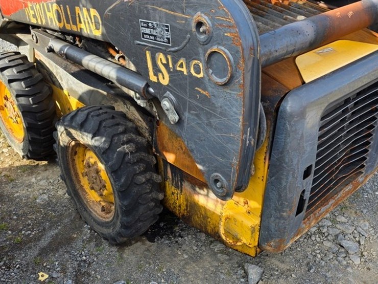 new-holland-ls140-image-18