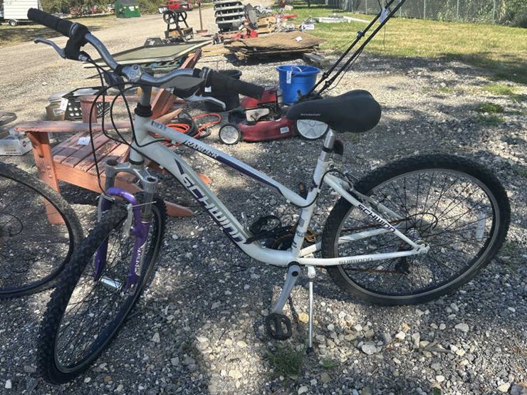 #210-•-schwinn-ranger-mountain-bike---ladies-image-1