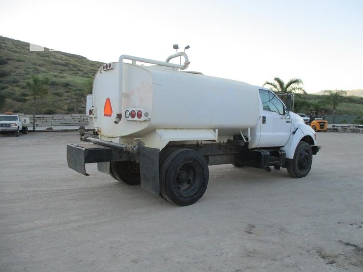 2001-ford-f750-image-3